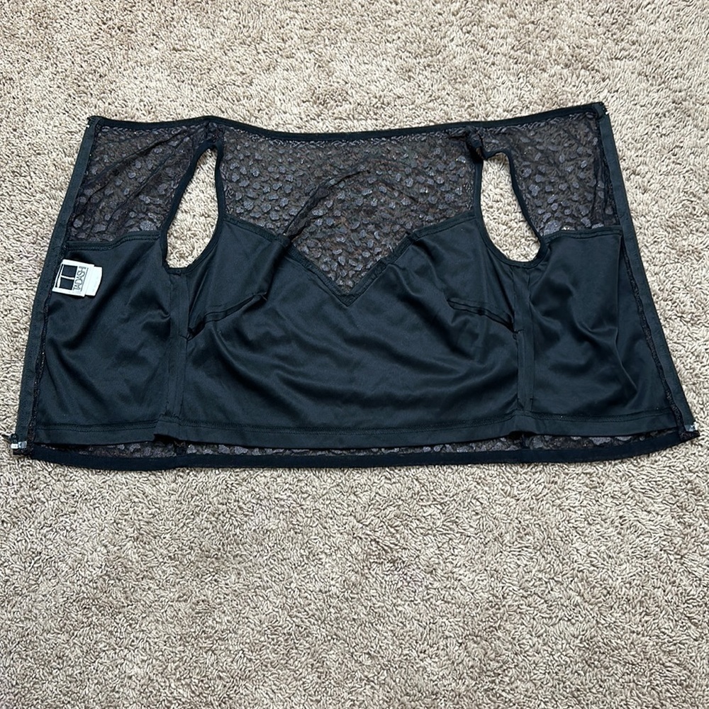 Vintage Tadashi Black Boat Neck with Beaded Lining back zip sleeveless top - Picture 7 of 13